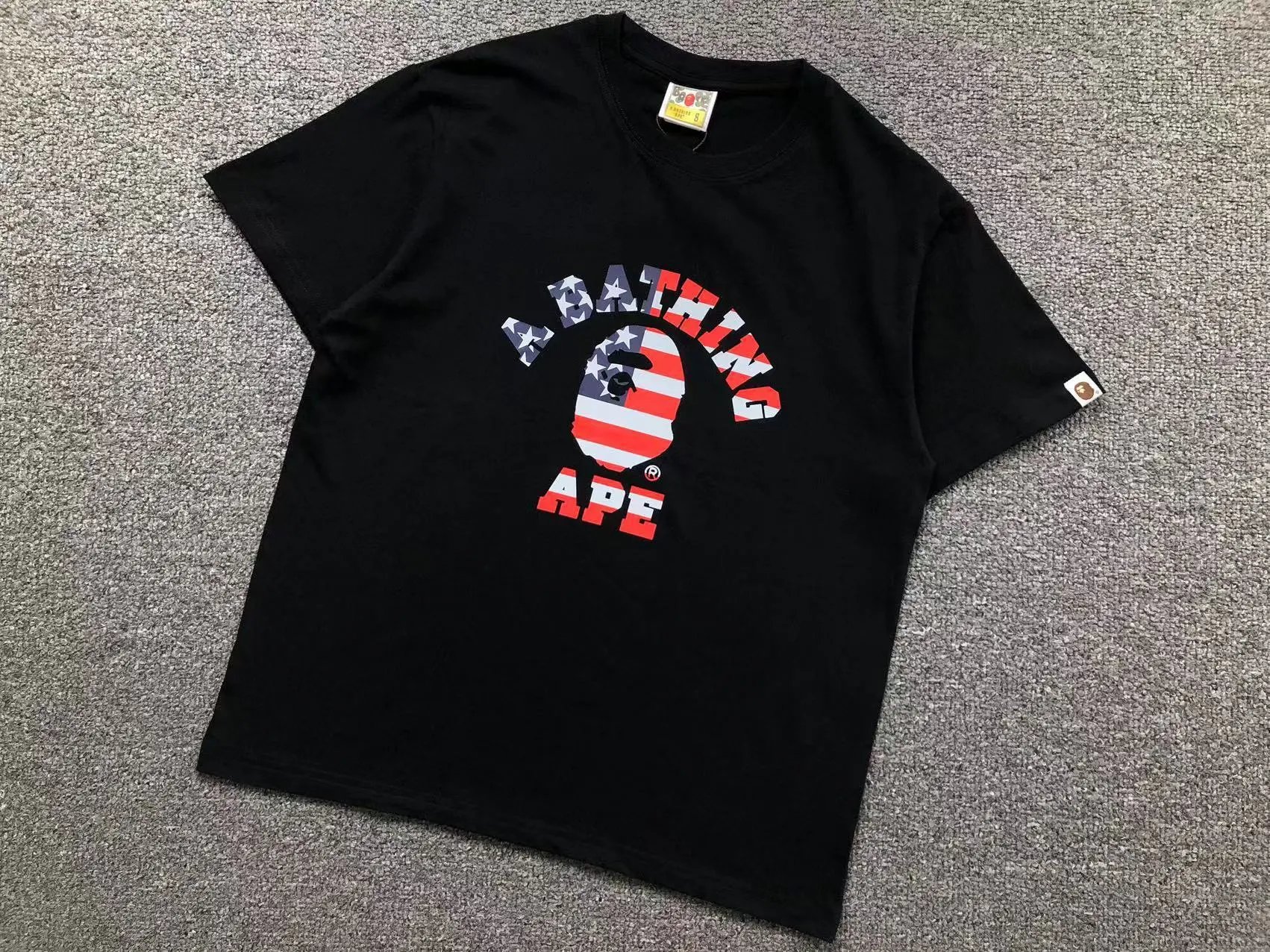 A Bathing Ape T-Shirts Graphic Print — 423 Black