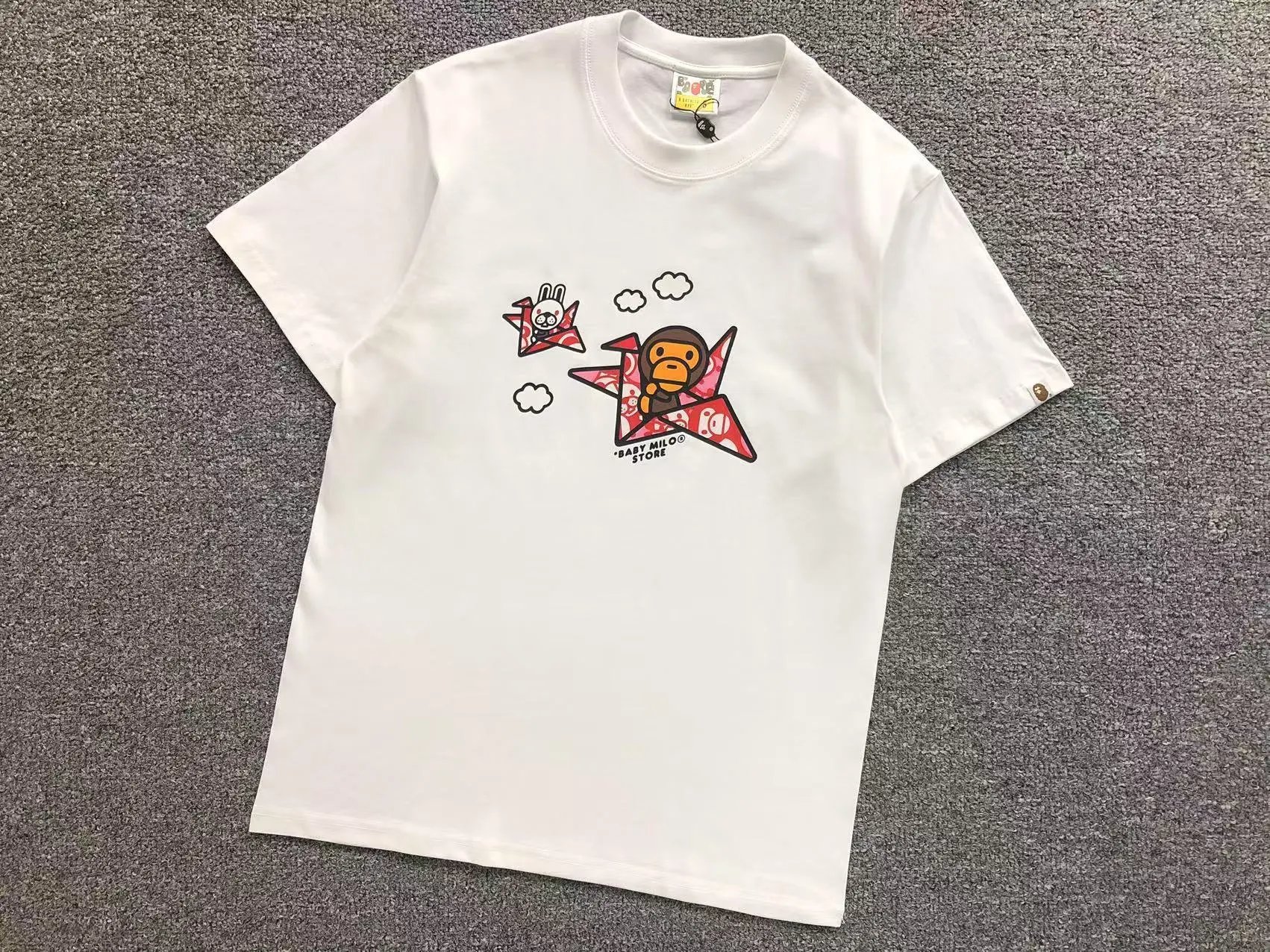 A Bathing Ape T-Shirts Graphic Print — 429 white