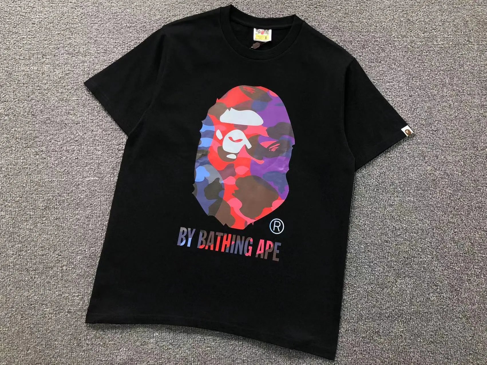 A Bathing Ape T-Shirts Graphic Print — 412 black