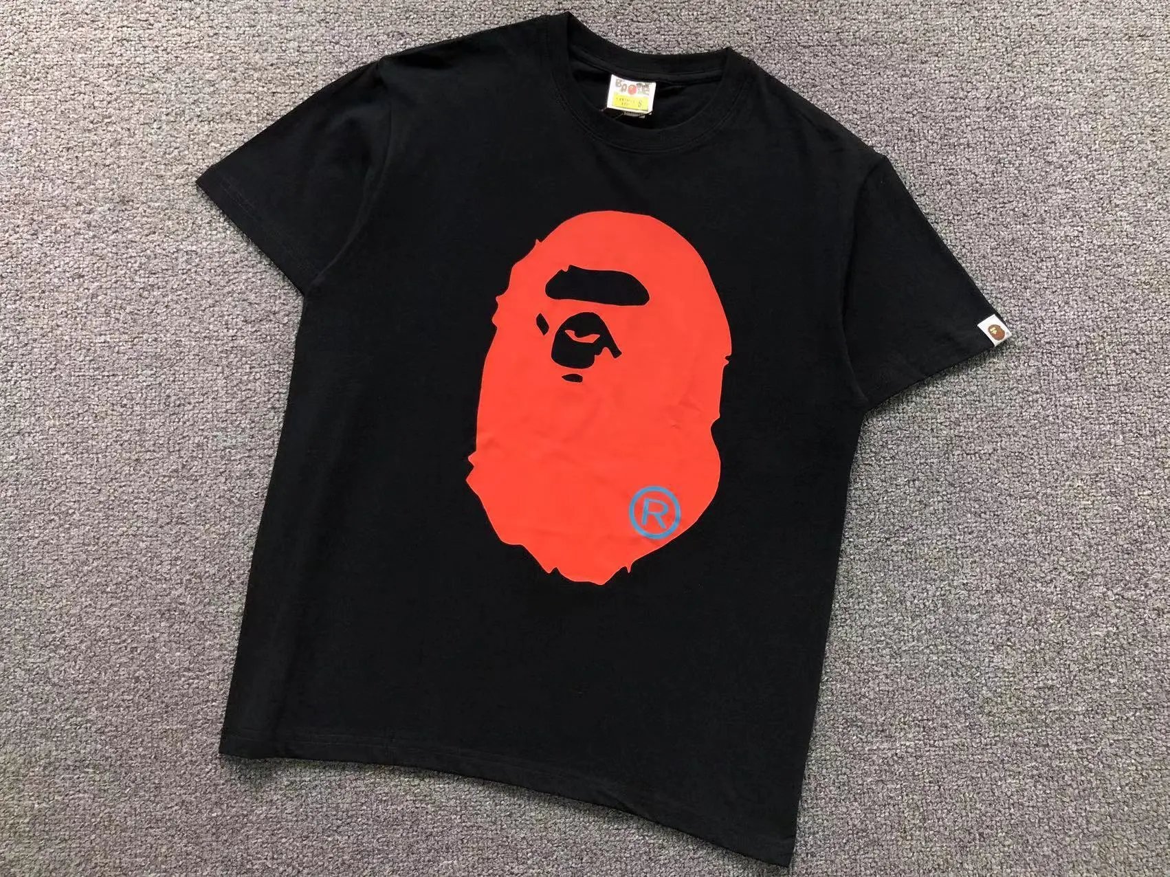 A Bathing Ape T-Shirts Graphic Print — 420 black