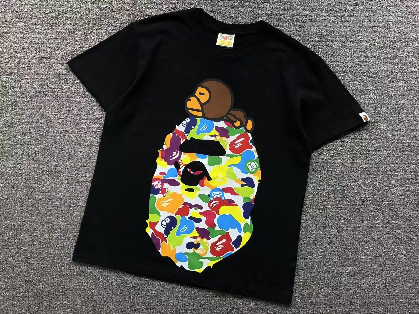A Bathing Ape T-Shirts Graphic Print — 426 black