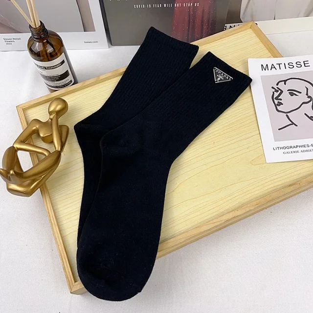 Unbranded Socks Ribbed crew with triangular logo plaque product detail image 3