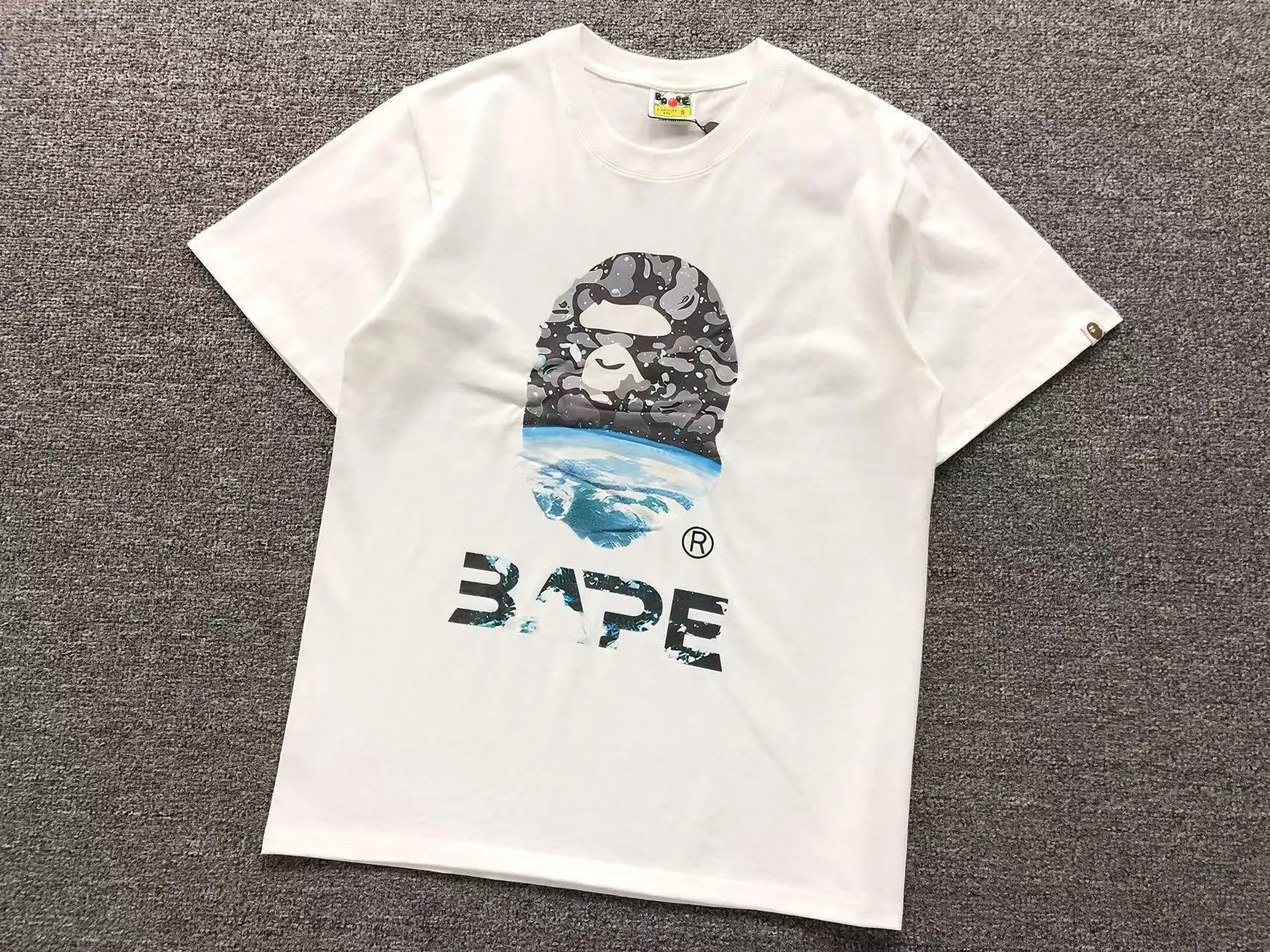 BAPE T-Shirts Short-Sleeve Graphic Print — 445 white