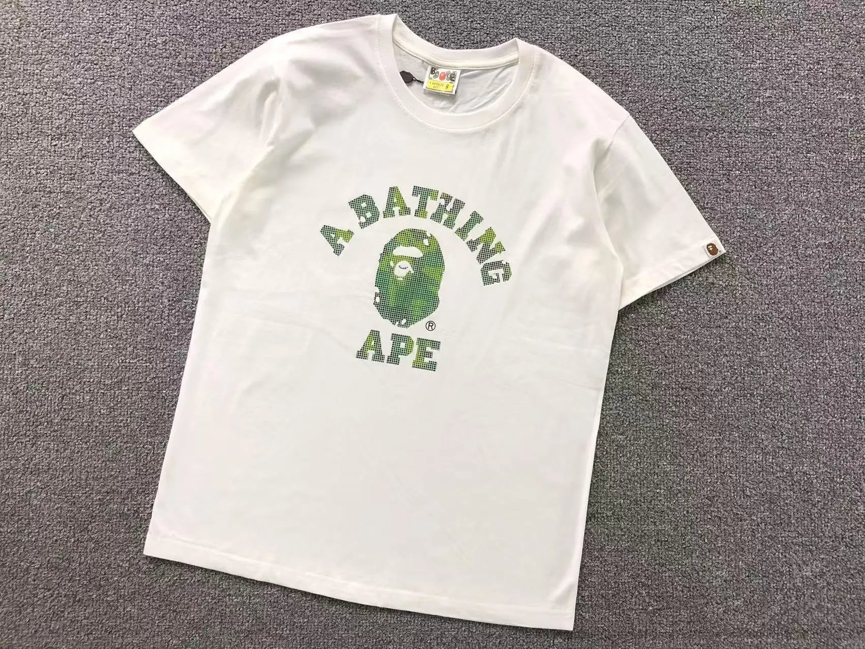 A Bathing Ape T-Shirts Graphic Print — 417 white