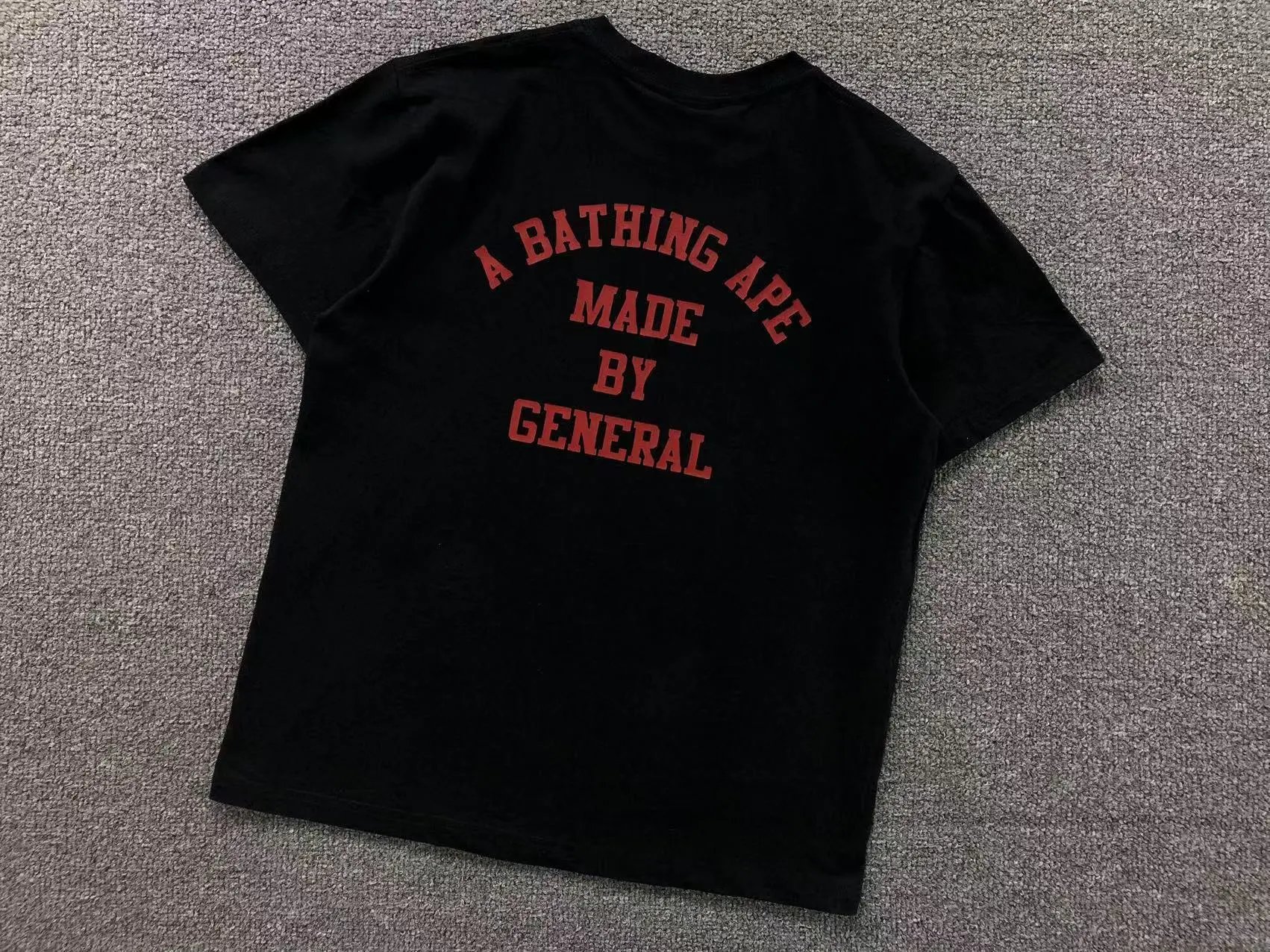A Bathing Ape T-Shirts Graphic Print — 424 black
