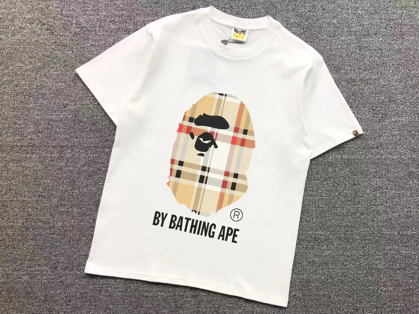 A Bathing Ape T-Shirts Graphic Print — 428 white
