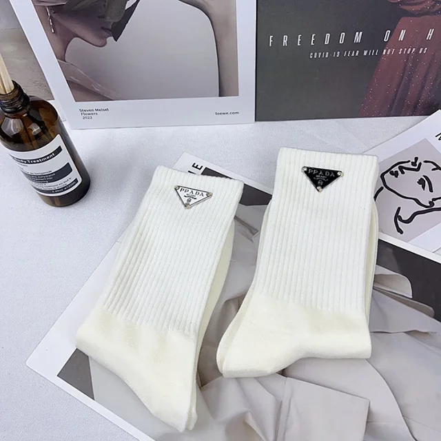 Prada Socks Ribbed crew with triangular logo plaque product detail image 15