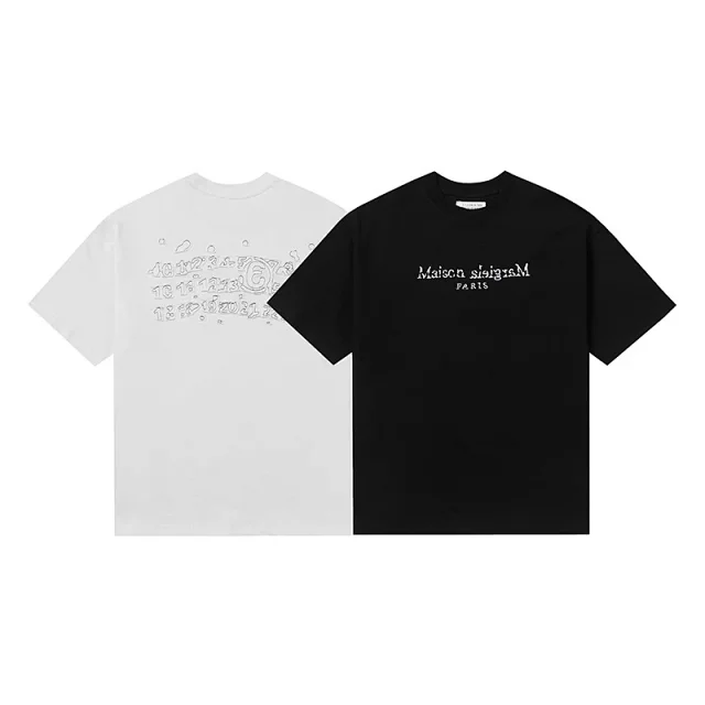 Maison Margiela T-Shirts Number 6 Graphic T-Shirt product detail image 2