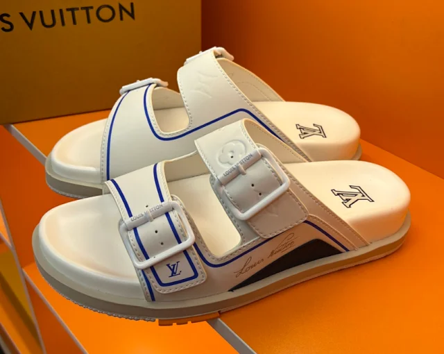 Louis Vuitton Slippers Monogram two-buckle slide sandals product detail image 10