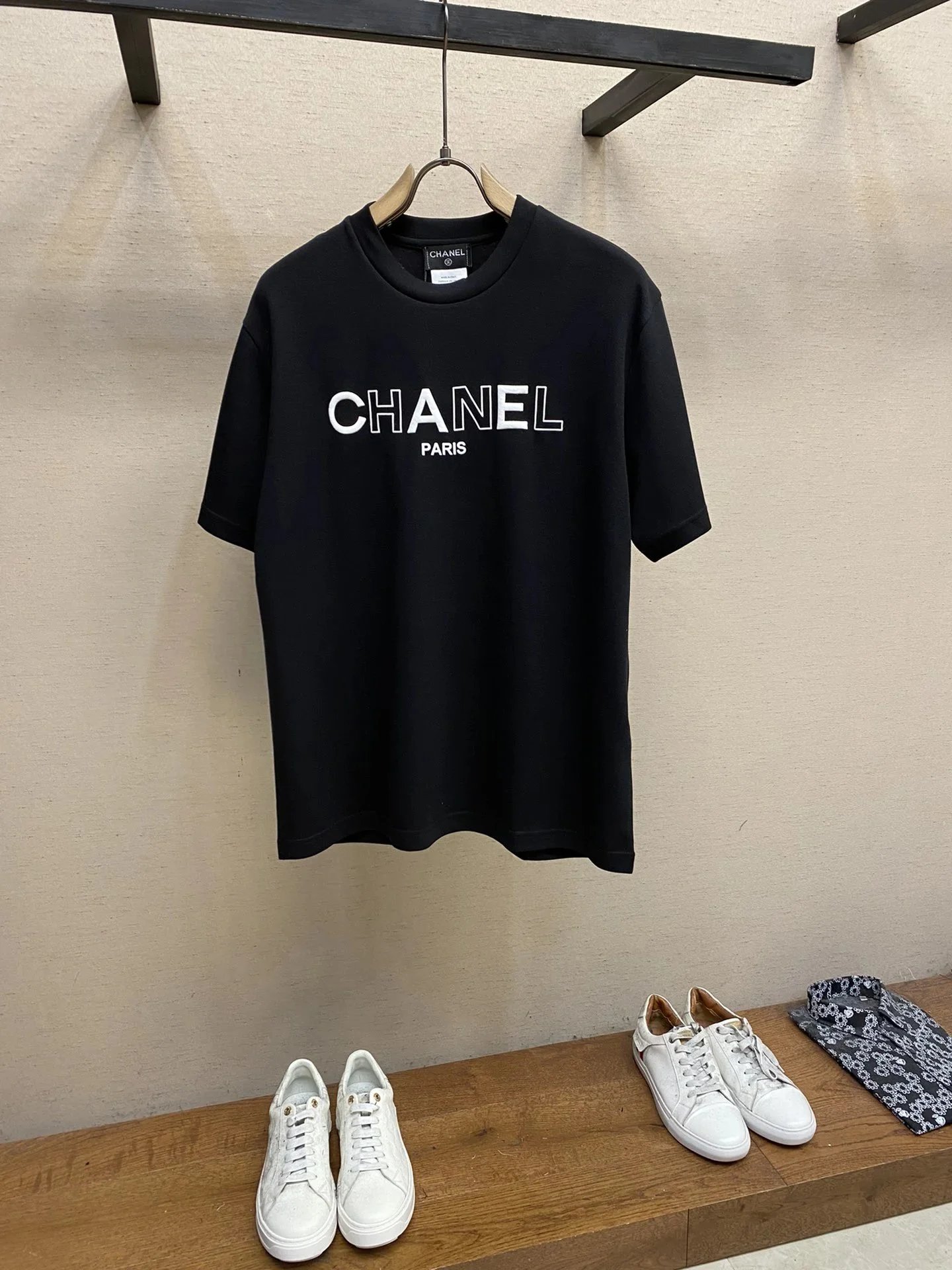 Chanel T-Shirts Short-Sleeve Logo Print — 25