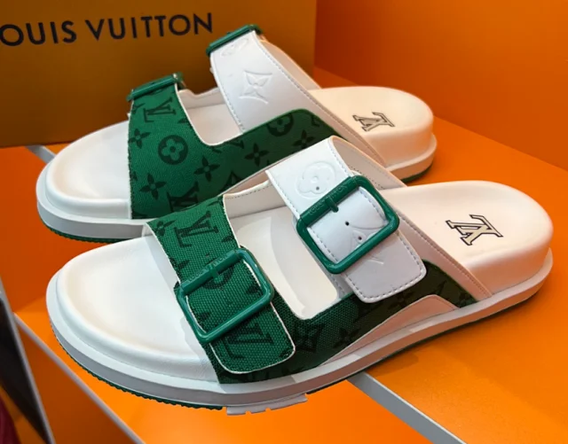 Louis Vuitton Slippers Monogram two-buckle slide sandals product detail image 2