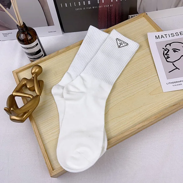 Prada Socks Ribbed crew with triangular logo plaque product detail image 7