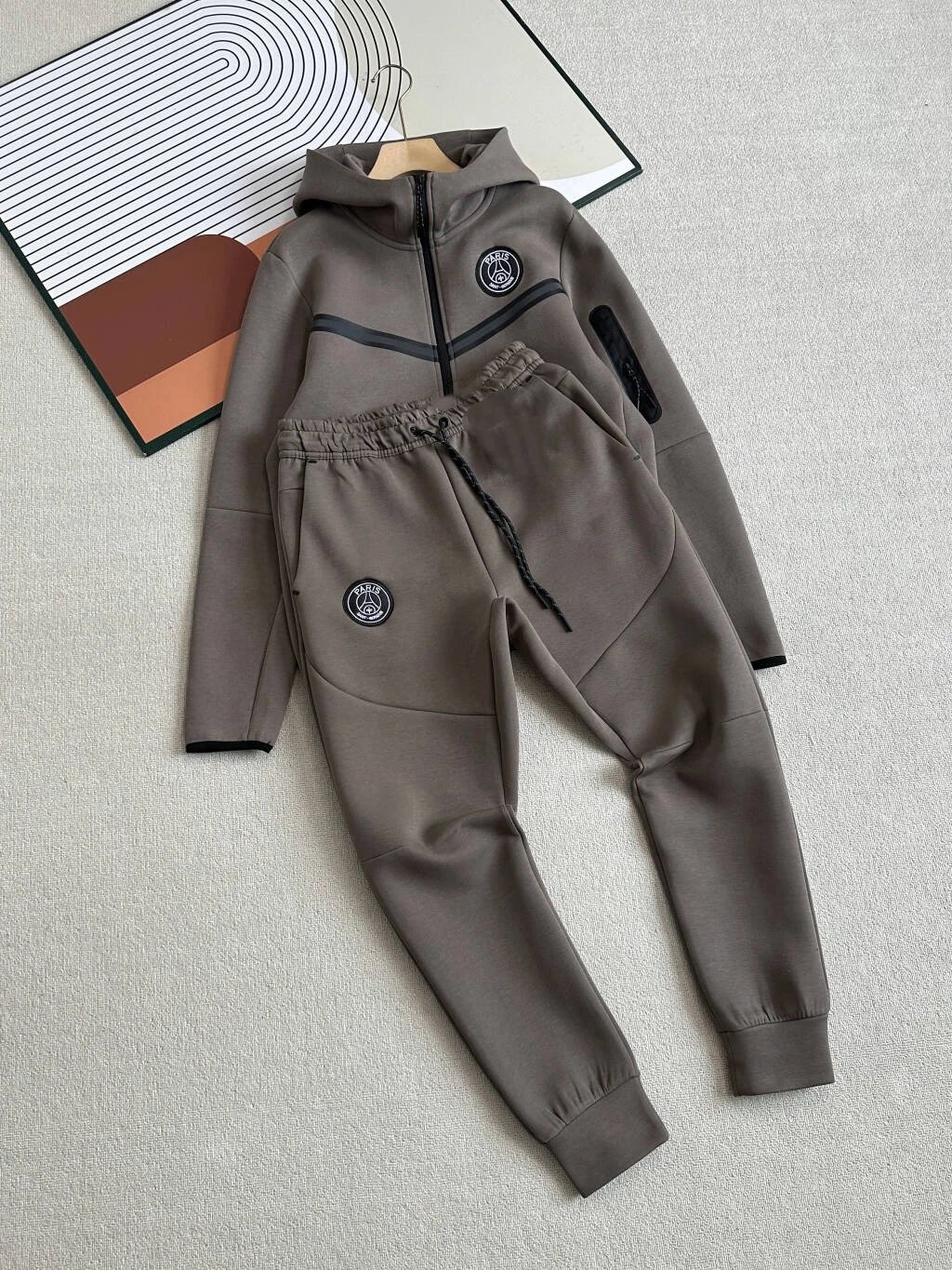 Paris Saint-Germain Tracksuits Hooded Zip Tracksuit — Coffee set