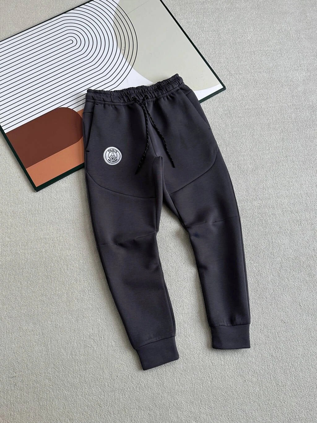 Paris Saint-Germain Tracksuits Hooded Zip Tracksuit — Charcoal gray trousers