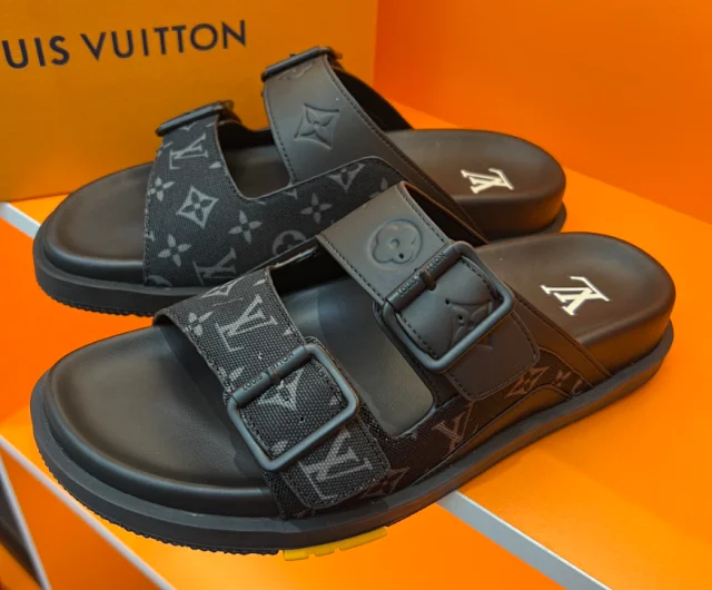 Louis Vuitton Slippers Monogram two-buckle slide sandals product detail image 4