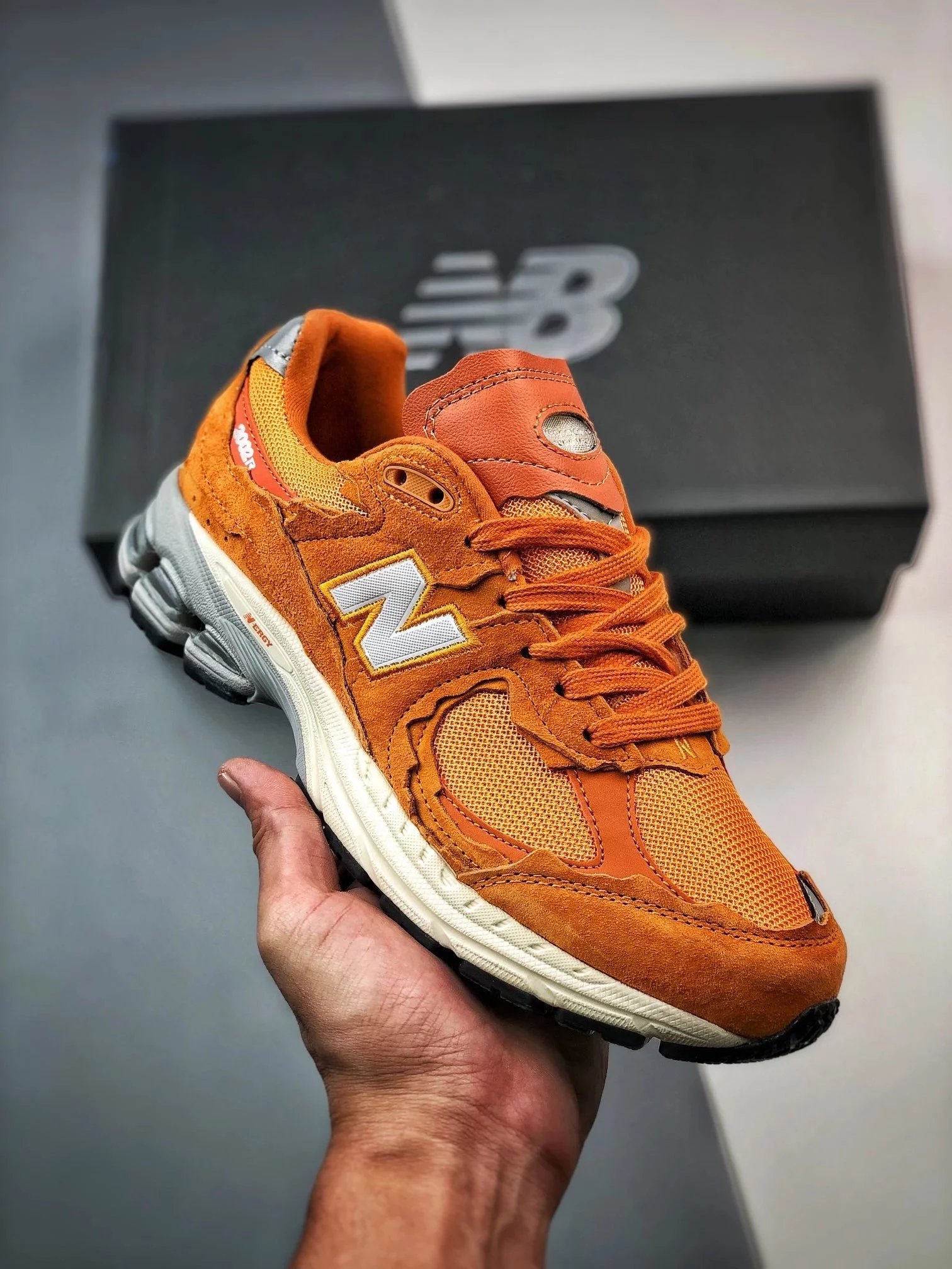 New 2002R Orange and Yellow Classic color scheme follows the classic technology from the very beginning.