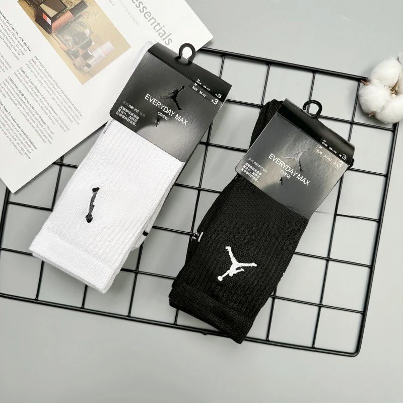 Jordan Everyday Max Crew Socks Black and White