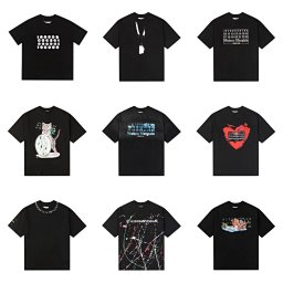 Couple wear large si