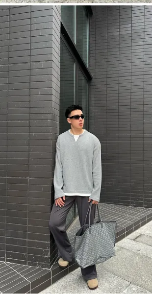 Design Layered V-Neck Thermal Gray Long Sleeve Top - 9