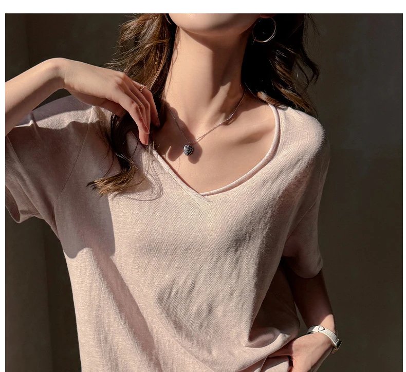 Design V-Neck Oversized T-Shirt Black - 3