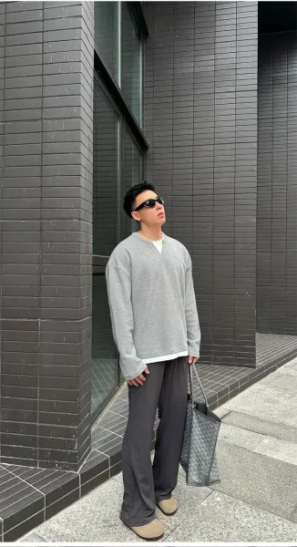 Design Layered V-Neck Thermal Gray Long Sleeve Top - 6