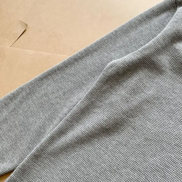 Design Layered V-Neck Thermal Gray Long Sleeve Top - 30