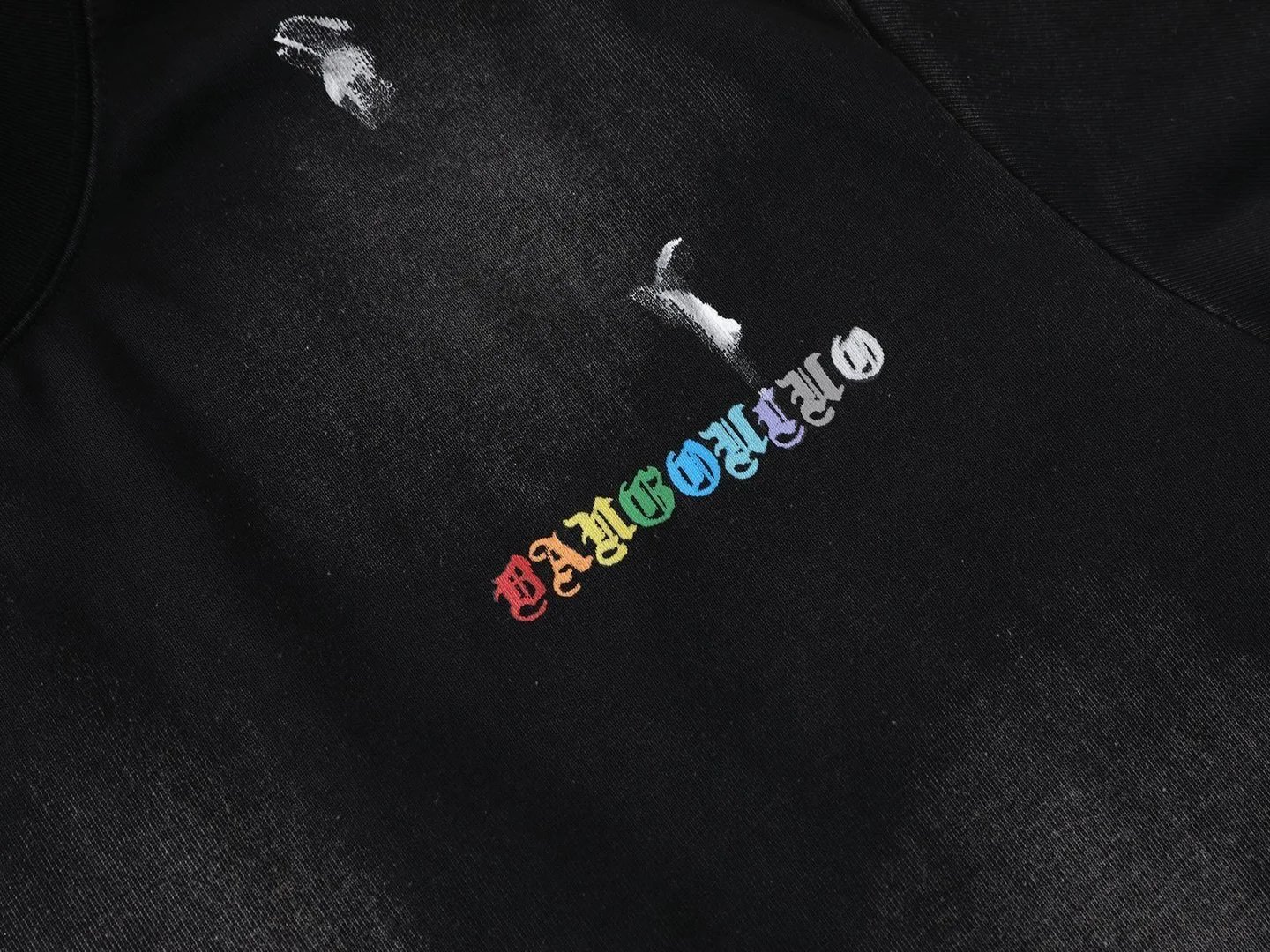 Design Distressed Rainbow Logo T-Shirt White - 12