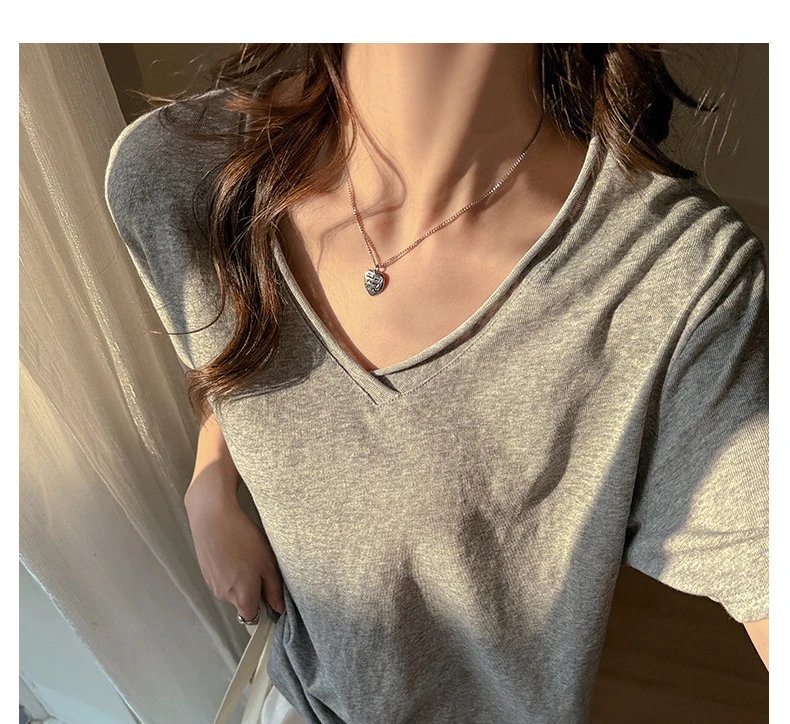 Design V-Neck Oversized T-Shirt Black - 20