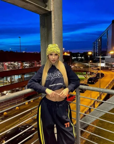 Design Wide-Leg Track Pants with Yellow Stripes and '77' Embroidery Navy Sweatpants - 4