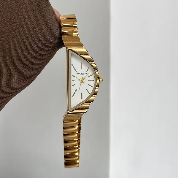 Design Triangle Dial Gold Tone Quartz Watch Watches - 13