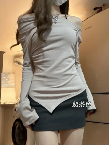 Design Off-Shoulder Asymmetrical Long Sleeve Top in New Year Red - 4