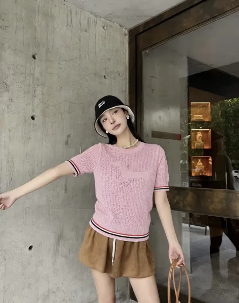 Design Open-Knit Short-Sleeve Sweater Navy with Red-White Trim - 4