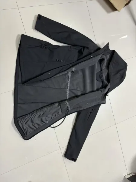 Design Water-Resistant Hooded Trench Coat in Black Outerwear - 47
