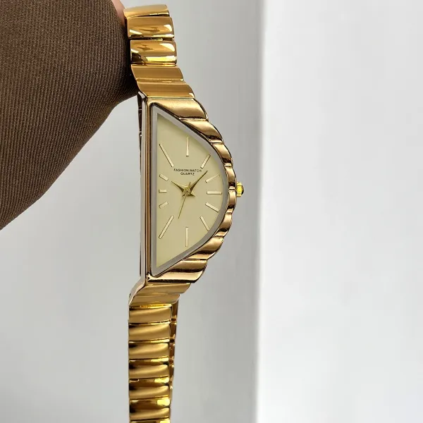 Design Triangle Dial Gold Tone Quartz Watch Watches - 12