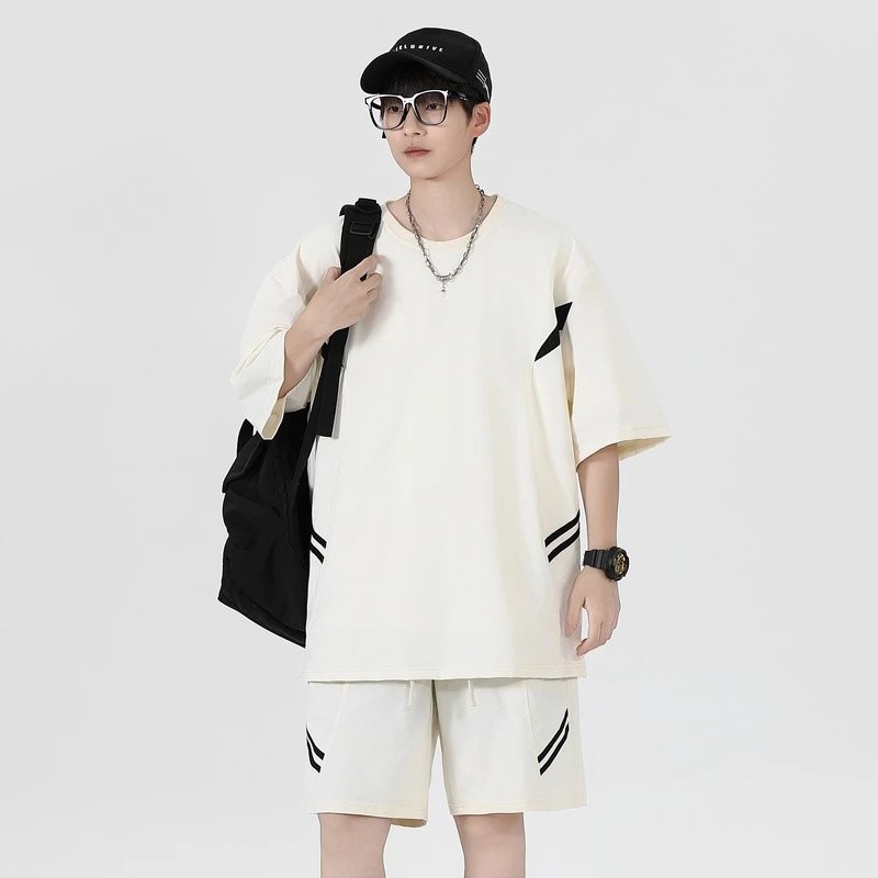 Design Oversized T-Shirt and Shorts Set Beige with Black Stripes Casual Set - 39