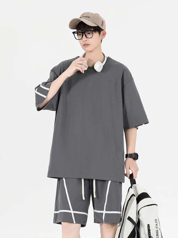 Design Oversized T-Shirt and Shorts Set Beige with Black Stripes Casual Set - 35