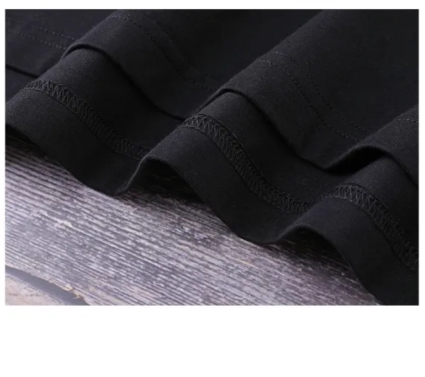 Design SHENG YA LUO Graphic Print Black T-Shirt - 13