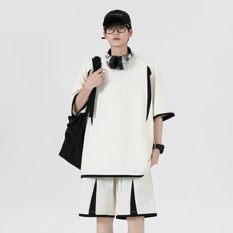 Design Oversized T-Shirt and Shorts Set Beige with Black Stripes Casual Set - 42