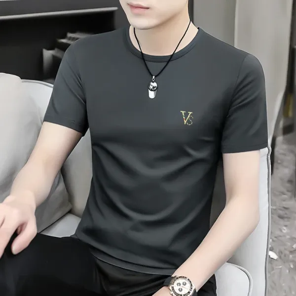 Design Embroidered V Logo Black T-Shirt - 1