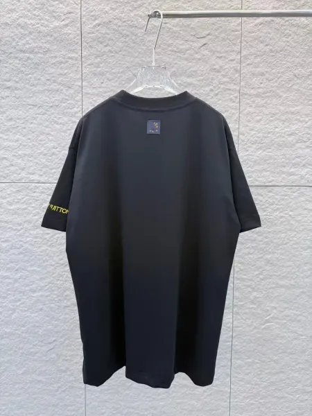 Louis Vuitton LV Logo Embroidered Black T-Shirt - 3