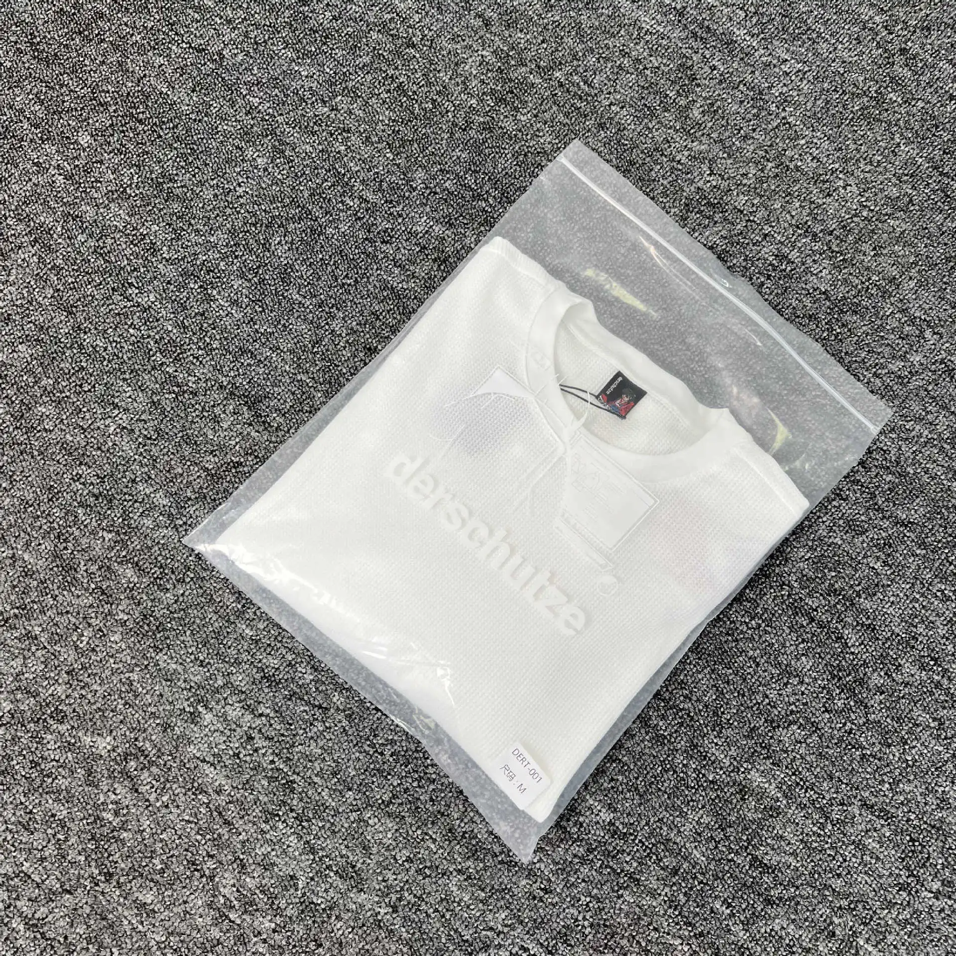 derschutze DERT-001 T-Shirt