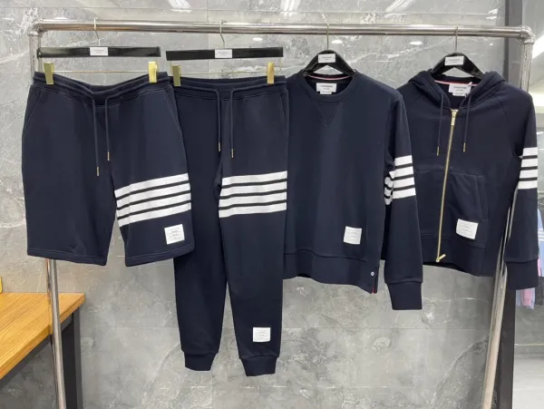 Thom Browne Skiing Dachshund Embroidered Navy Sweatpants - 2