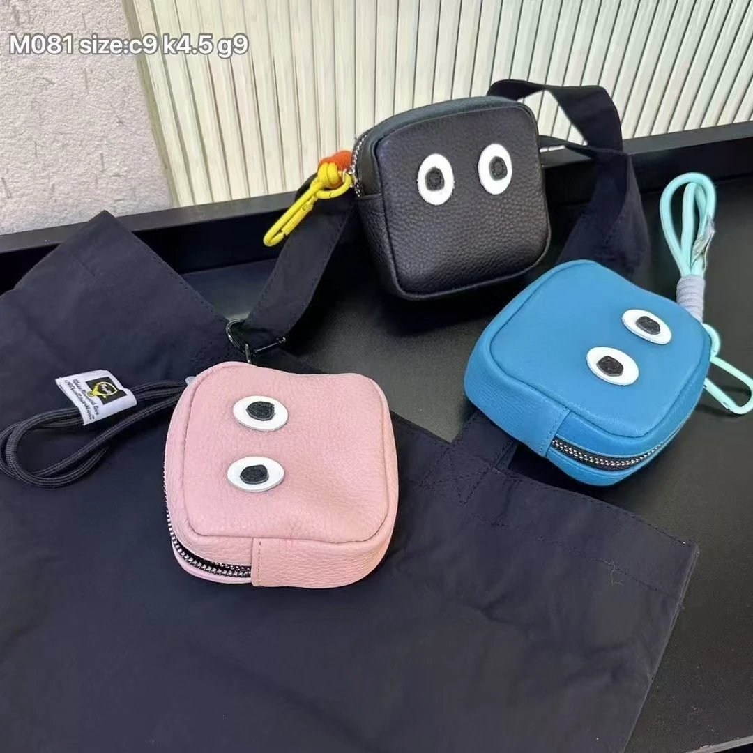 Big Eye Card Holder