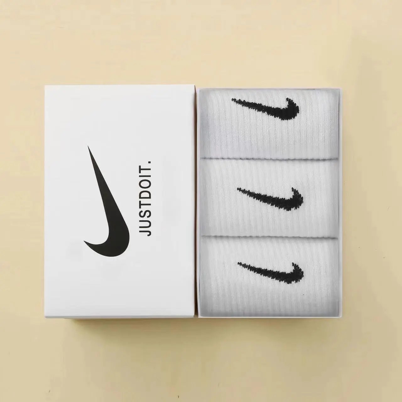 3-pair set [white + white + white]