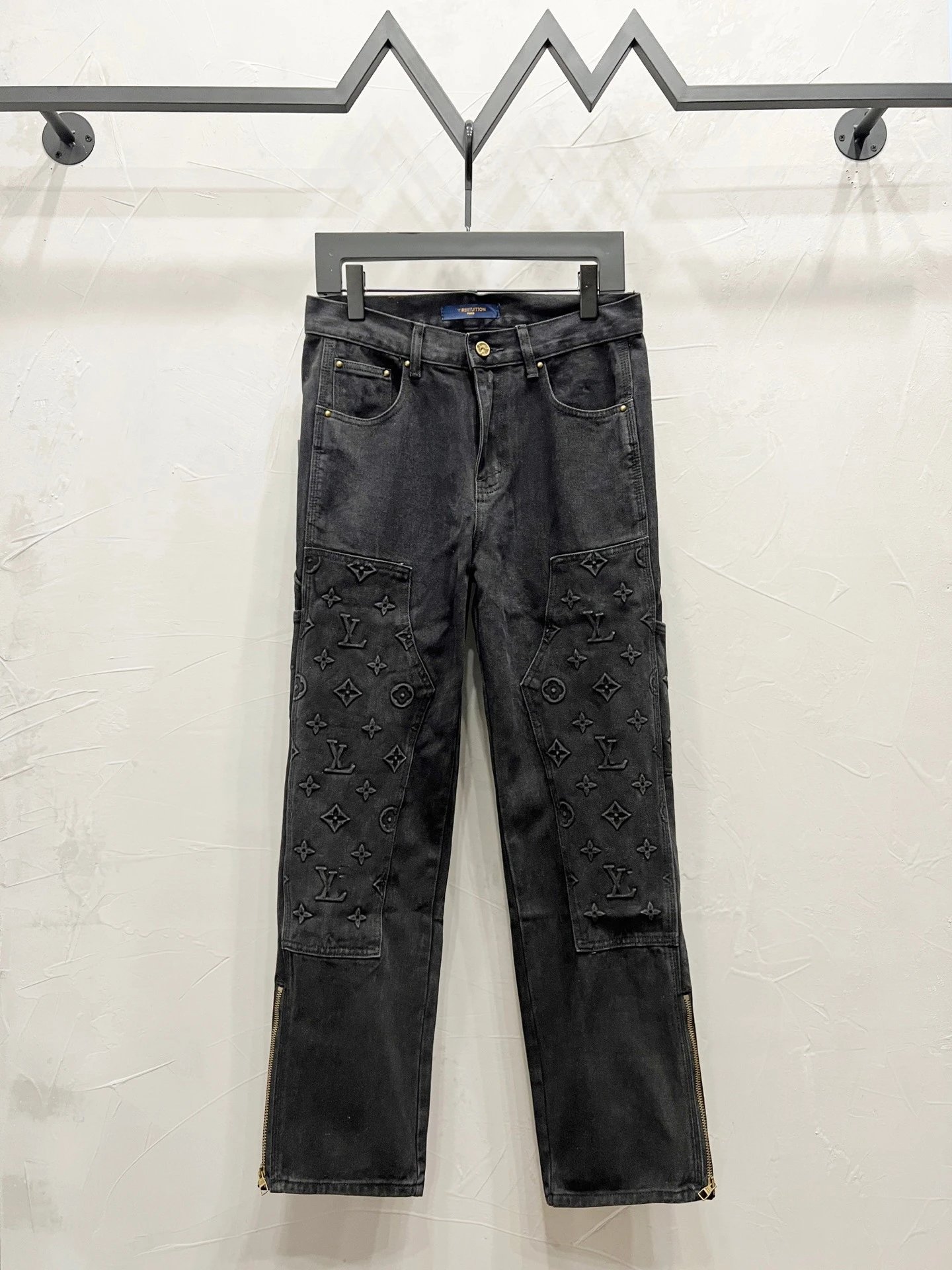B4 Black Pants (Letter Embossed)