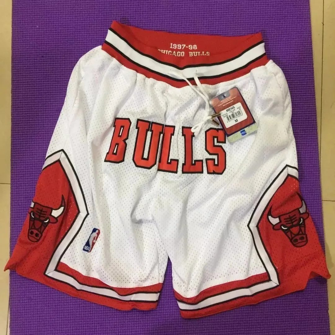 Mitchell & Ness Chicago Bulls 1997-98 Swingman Shorts Red - 6