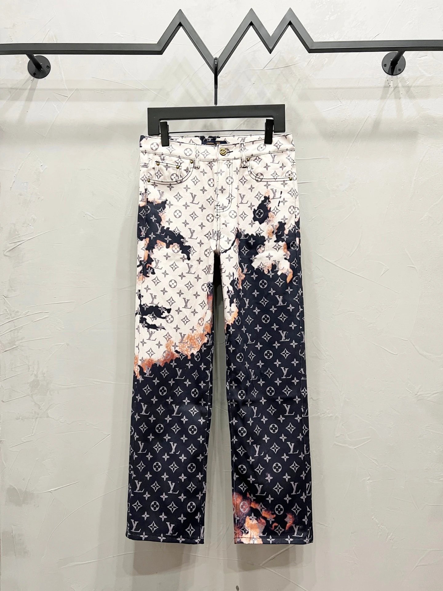B3 As Pictured Pants (Gradient Letter Jacquard)