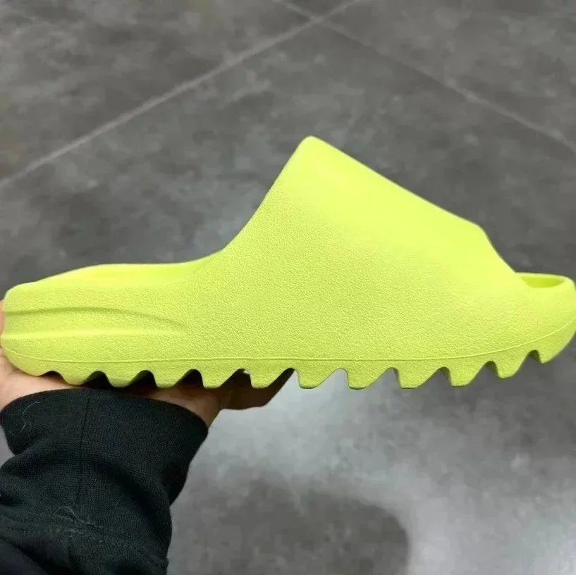 HQ6447 Apple Green