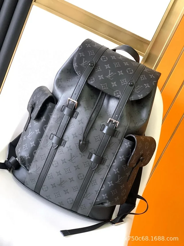 Louis Vuitton Travel Bags Monogram duffel bag with shoulder strap product detail image 4