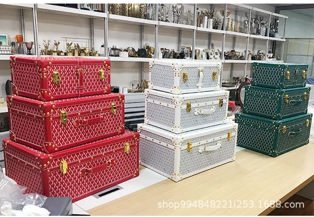 Unbranded Uncategorized Studded patterned storage trunk set with metal latches product detail image 3